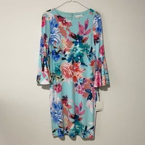 Calvin Klein. Floral print shift dress. Size 4. NWT.